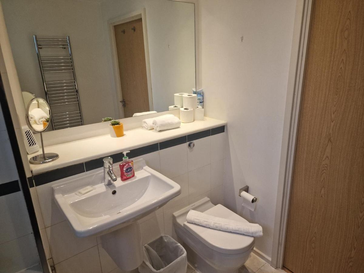 Immaculate 1-Bed Apartment In Londyn Zewnętrze zdjęcie